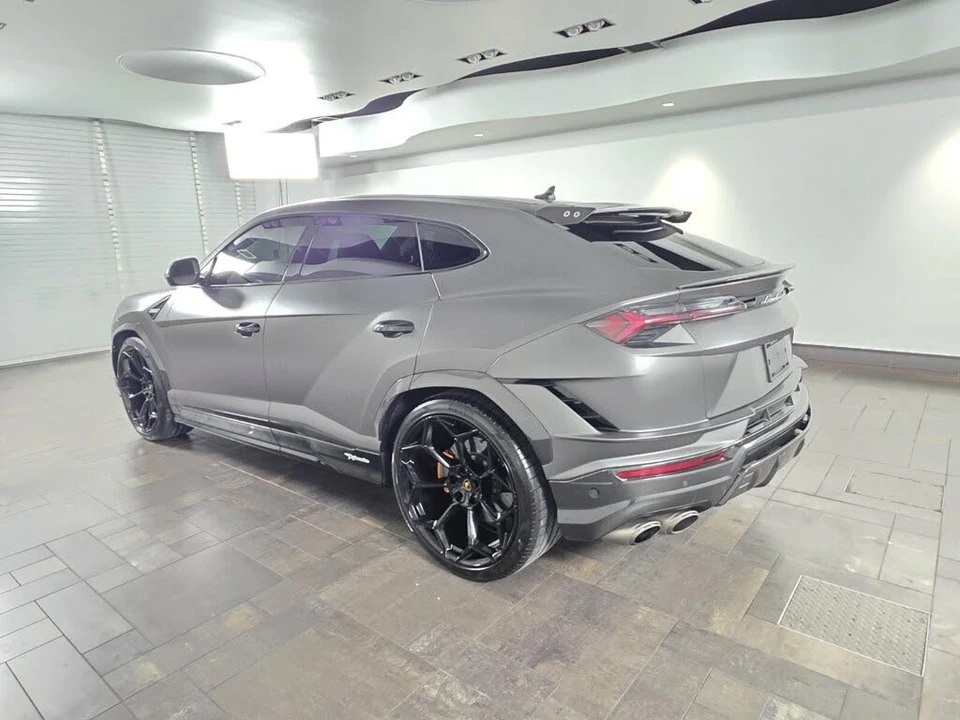 2023 Lamborghini Urus Performante - Image 4 of 29