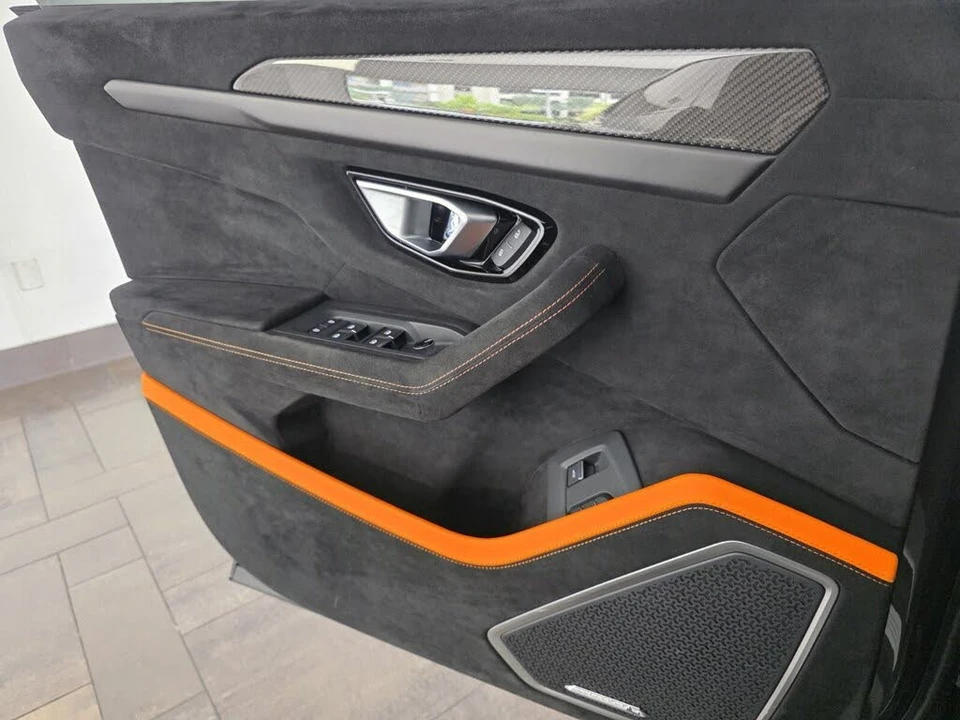 2023 Lamborghini Urus Performante - Image 20 of 29