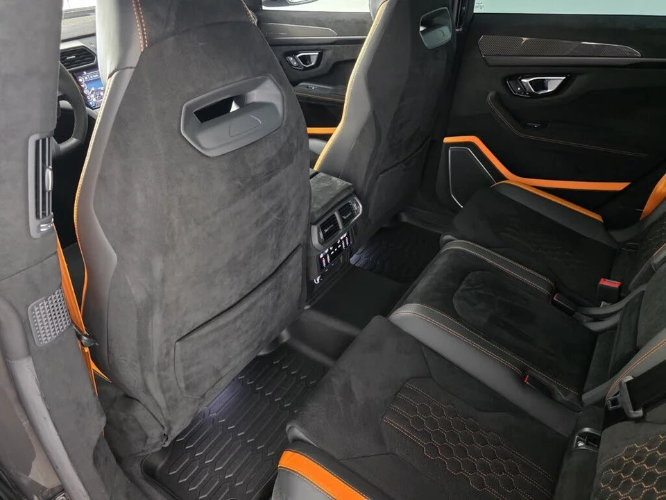 2023 Lamborghini Urus Performante - Image 12 of 29