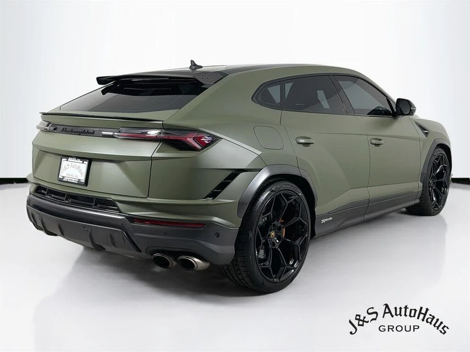2023 Lamborghini Urus Performante - Image 7 of 31