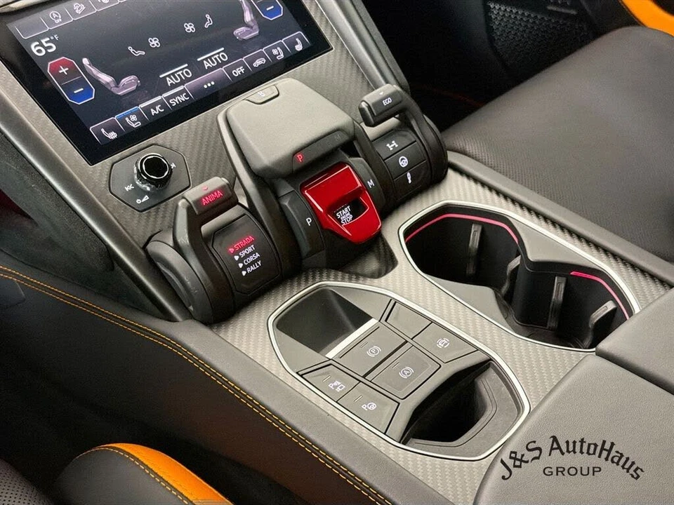 2023 Lamborghini Urus Performante - Image 20 of 31
