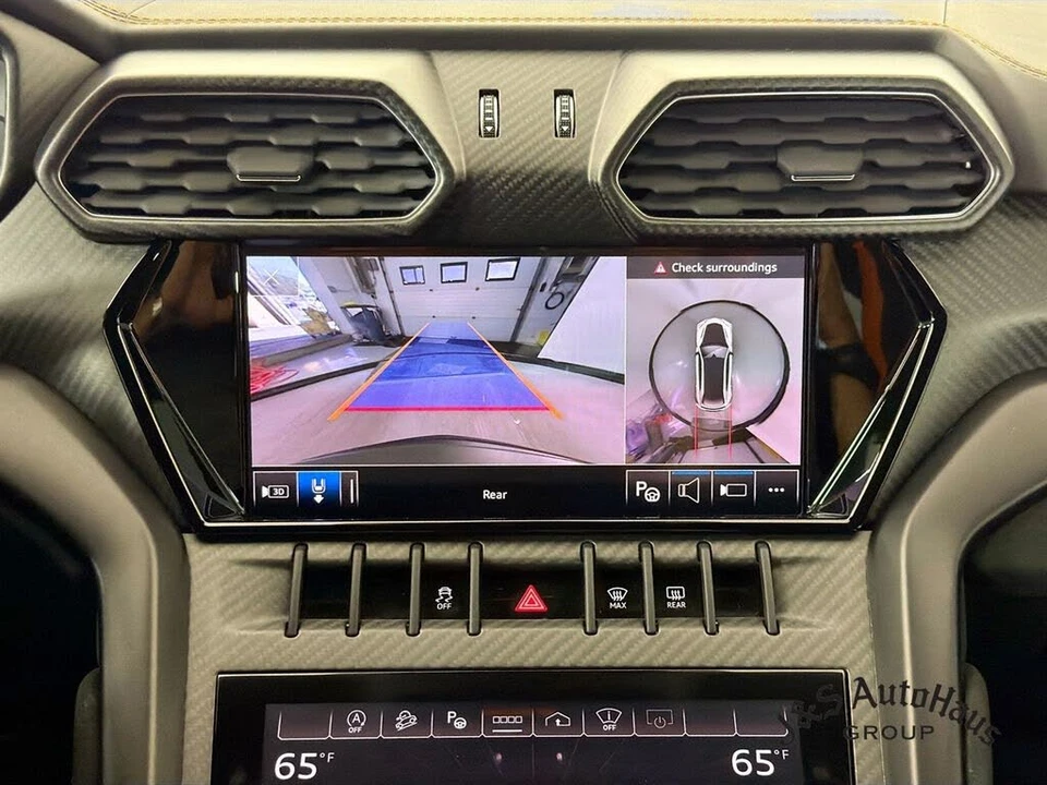 2023 Lamborghini Urus Performante - Image 18 of 31