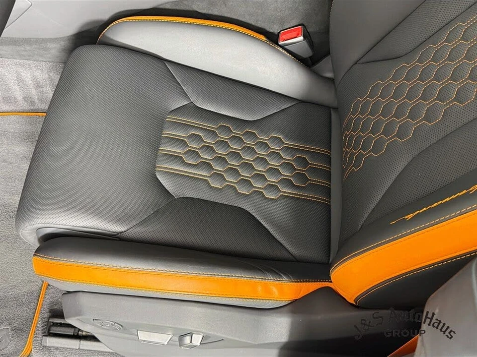 2023 Lamborghini Urus Performante - Image 24 of 31