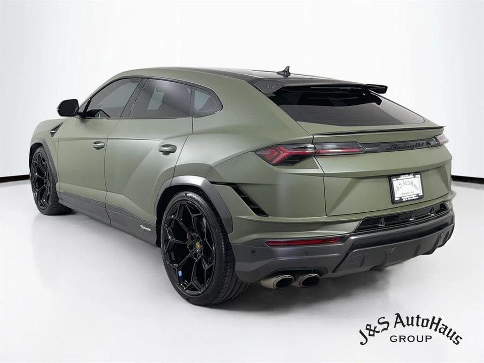 2023 Lamborghini Urus Performante - Image 5 of 31