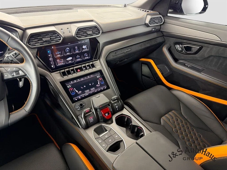 2023 Lamborghini Urus Performante - Image 29 of 31