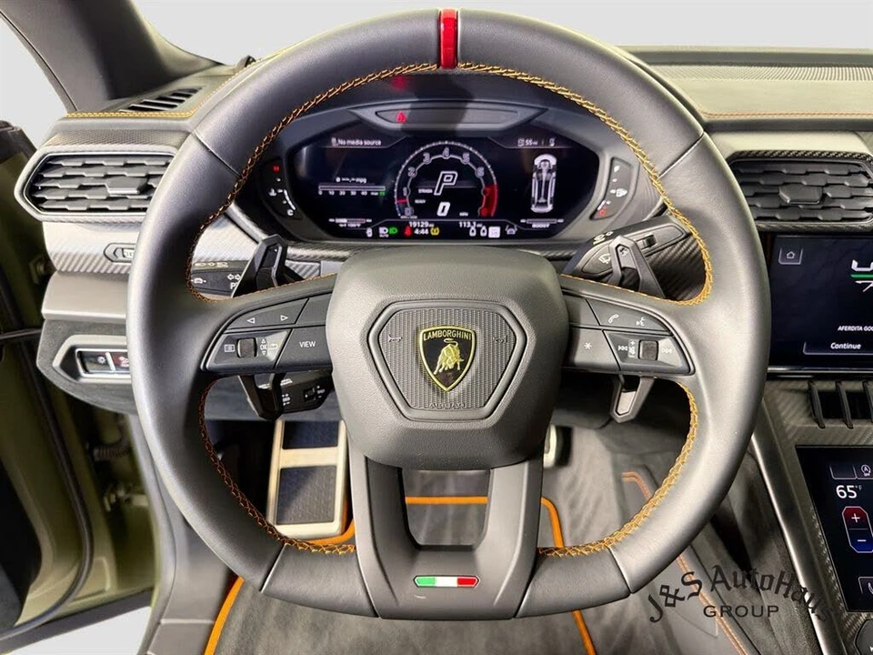 2023 Lamborghini Urus Performante - Image 12 of 31