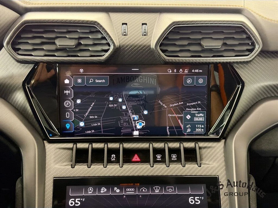 2023 Lamborghini Urus Performante - Image 17 of 31