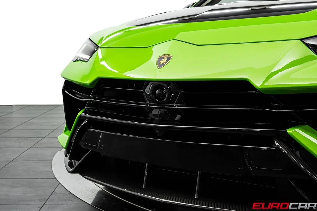 2023 Lamborghini Urus Performante - Image 13 of 31