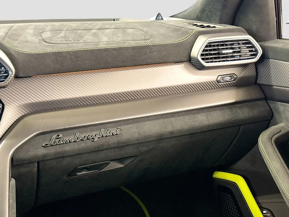 2023 Lamborghini Urus Performante - Image 23 of 31