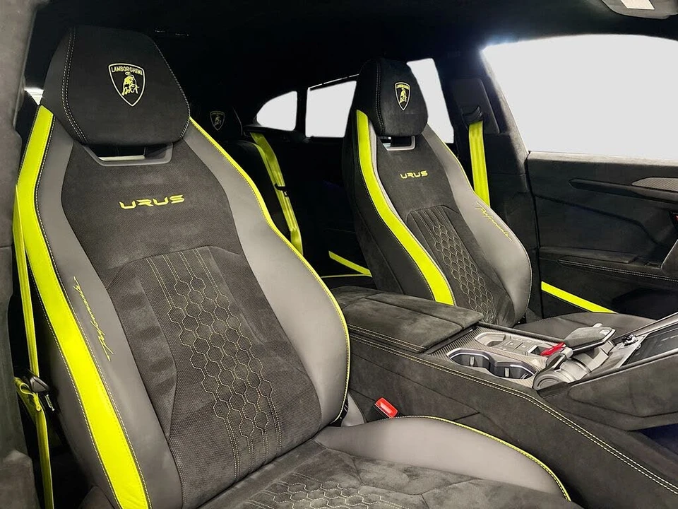 2023 Lamborghini Urus Performante - Image 15 of 31