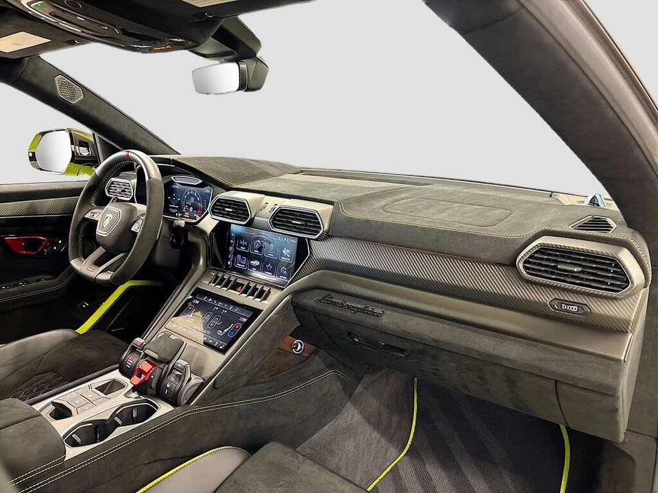 2023 Lamborghini Urus Performante - Image 14 of 31
