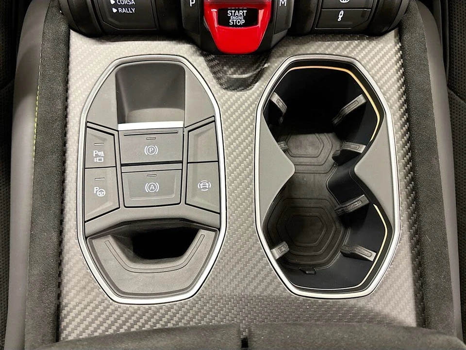 2023 Lamborghini Urus Performante - Image 21 of 31