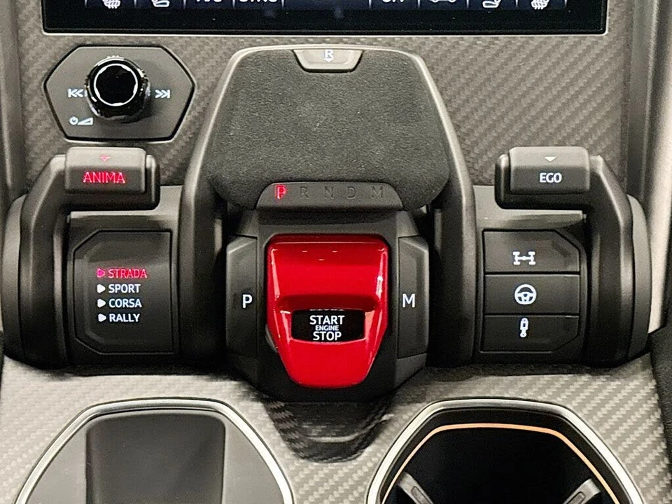 2023 Lamborghini Urus Performante - Image 13 of 31