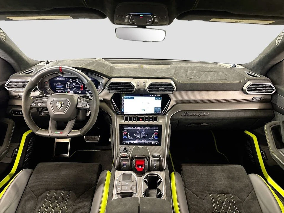 2023 Lamborghini Urus Performante - Image 9 of 31