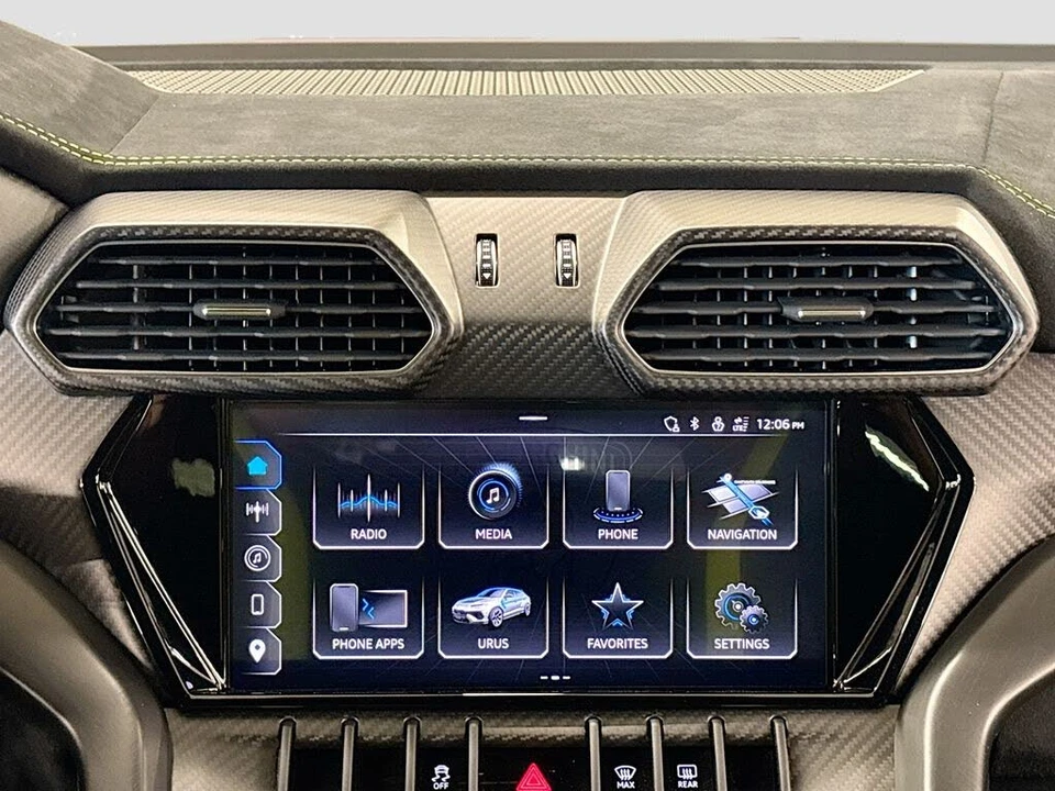2023 Lamborghini Urus Performante - Image 12 of 31