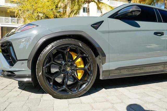 2023 Lamborghini Urus Performante - Image 11 of 31