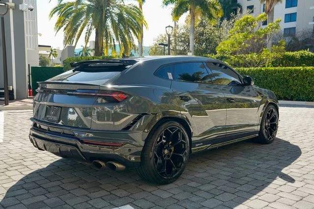 2023 Lamborghini Urus Performante - Image 28 of 31