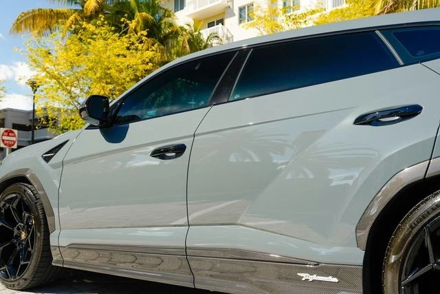 2023 Lamborghini Urus Performante - Image 20 of 21