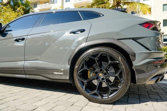 2023 Lamborghini Urus Performante - Image 18 of 31