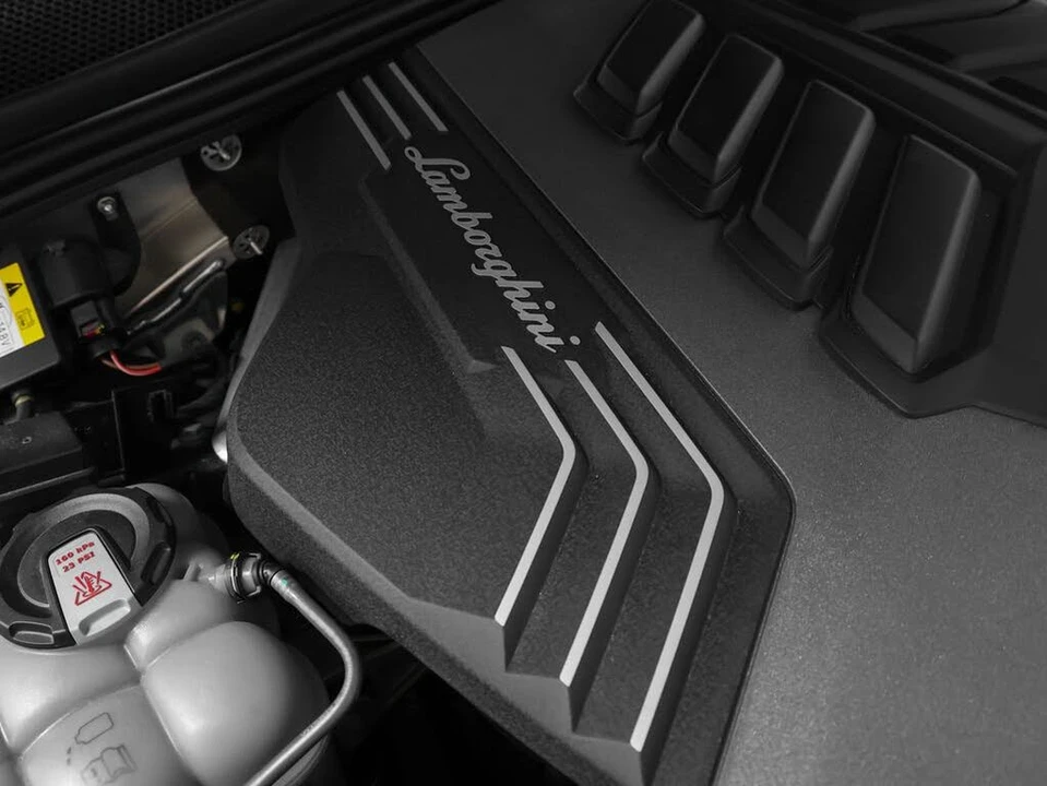 2023 Lamborghini Urus Performante - Image 19 of 31