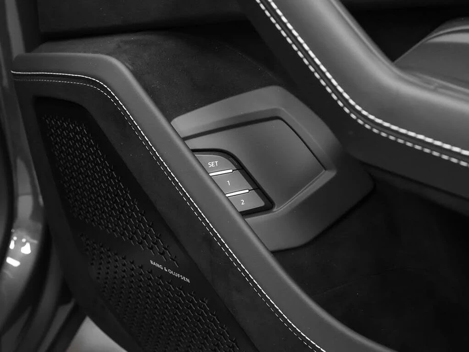 2023 Lamborghini Urus Performante - Image 21 of 31