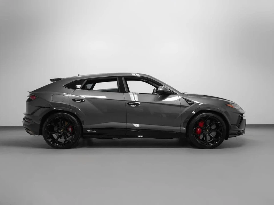 2023 Lamborghini Urus Performante - Image 8 of 31