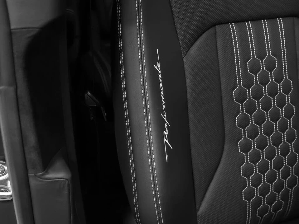 2023 Lamborghini Urus Performante - Image 24 of 31