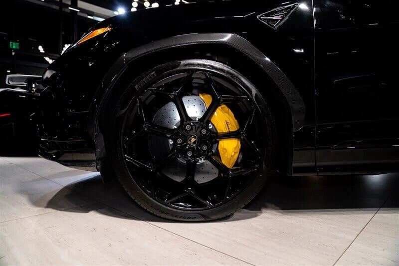 2023 Lamborghini Urus Performante - Image 8 of 31