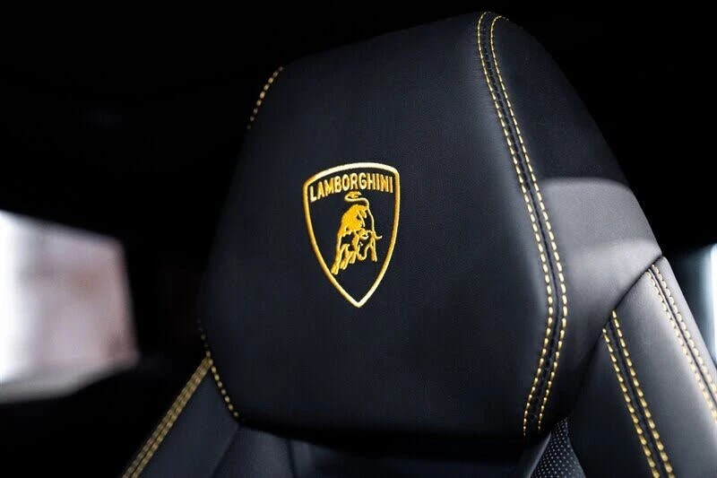 2023 Lamborghini Urus Performante - Image 14 of 31