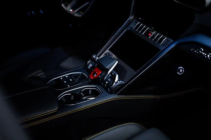 2023 Lamborghini Urus Performante - Image 18 of 31