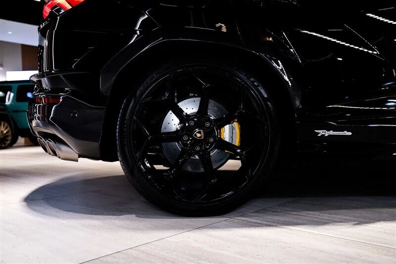 2023 Lamborghini Urus Performante - Image 25 of 31