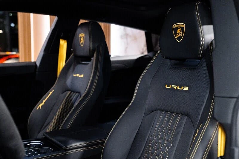 2023 Lamborghini Urus Performante - Image 15 of 31