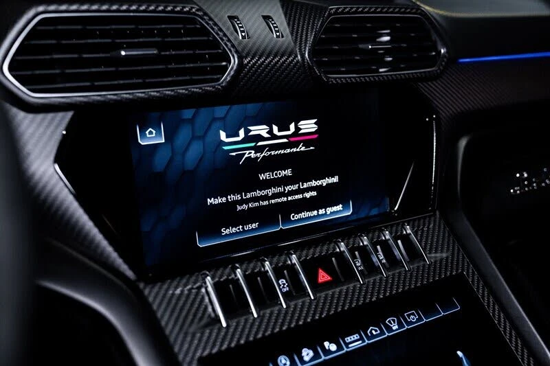 2023 Lamborghini Urus Performante - Image 29 of 31