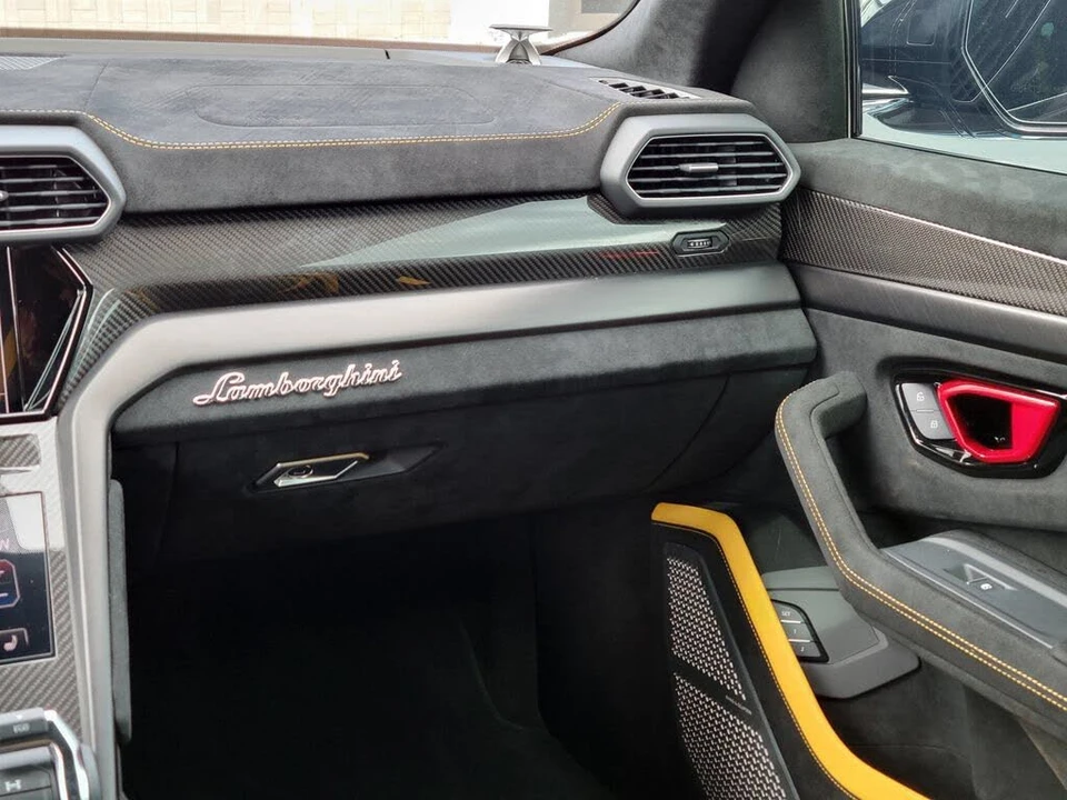 2023 Lamborghini Urus Performante - Image 16 of 28