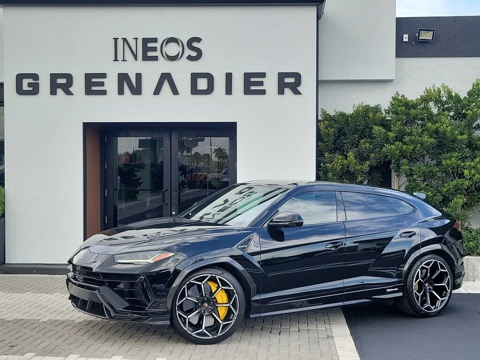 2023 Lamborghini Urus Performante - Image 2 of 28