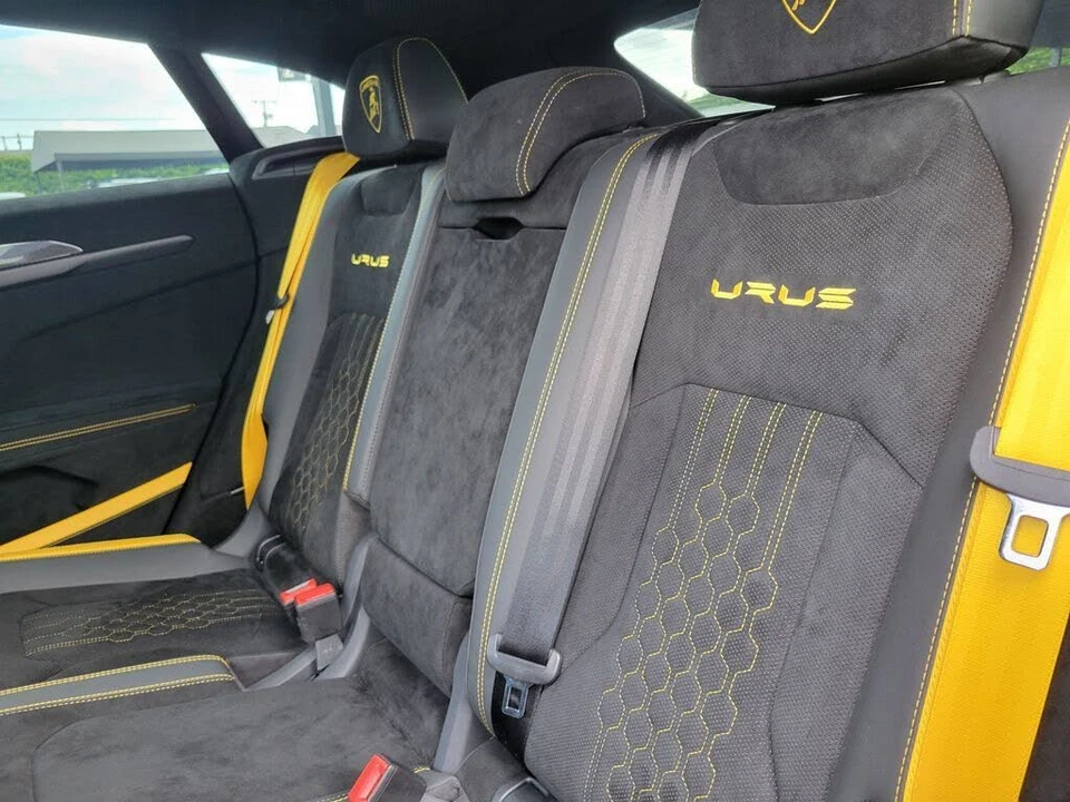 2023 Lamborghini Urus Performante - Image 10 of 28