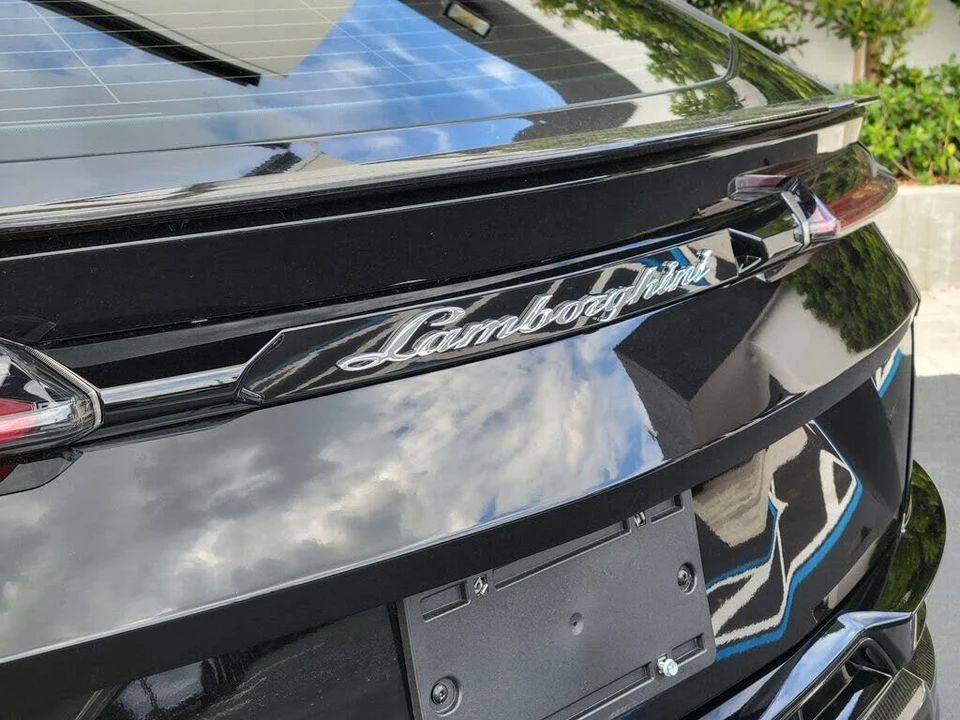 2023 Lamborghini Urus Performante - Image 5 of 28