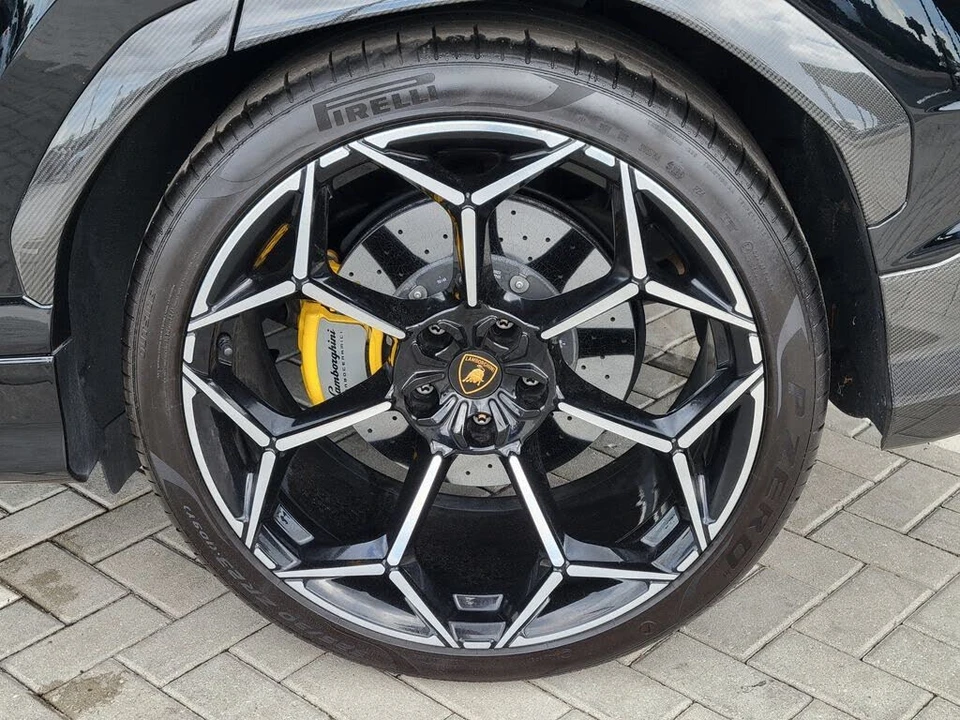 2023 Lamborghini Urus Performante - Image 7 of 28