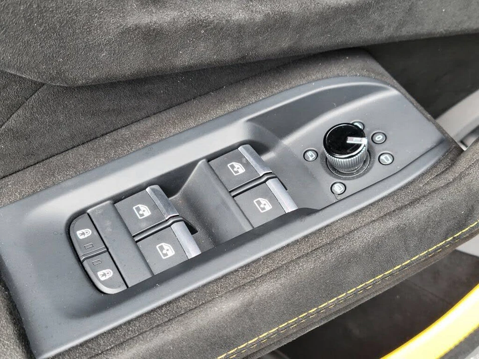 2023 Lamborghini Urus Performante - Image 18 of 28