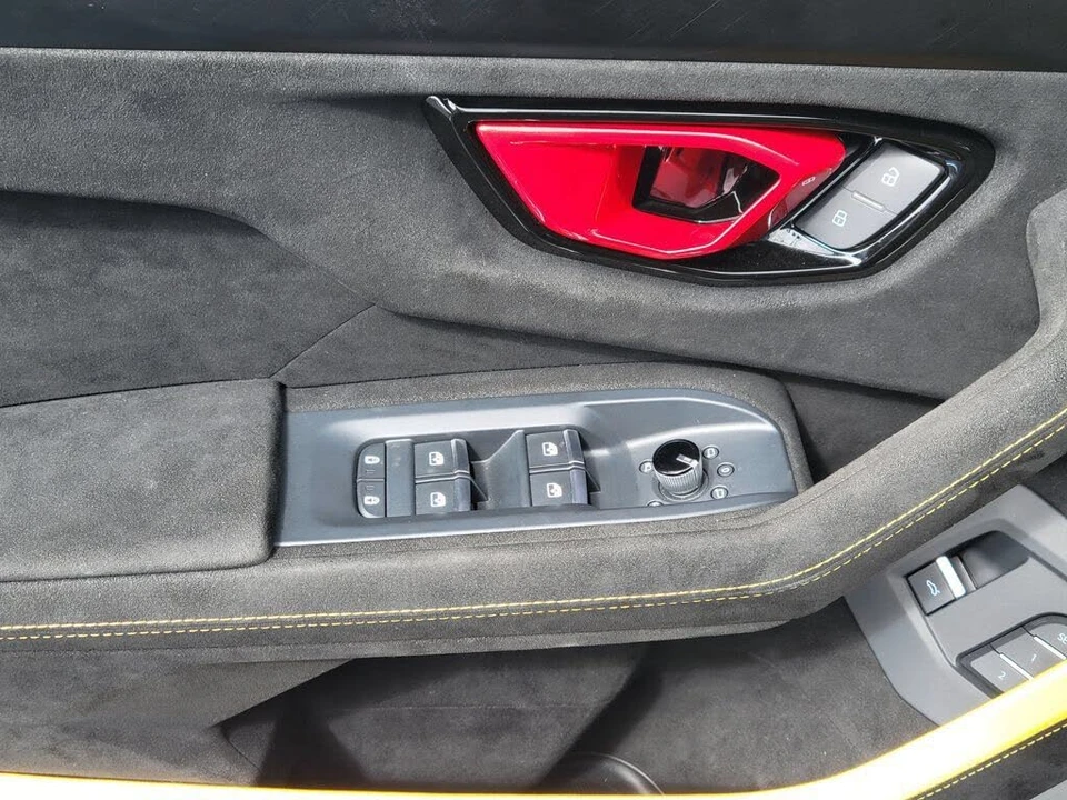 2023 Lamborghini Urus Performante - Image 17 of 28