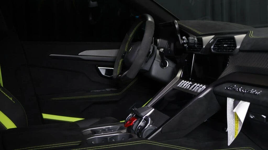 2023 Lamborghini Urus Performante - Image 17 of 26