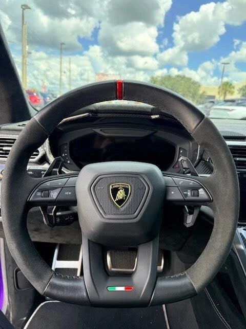 2023 Lamborghini Urus Performante - Image 11 of 13