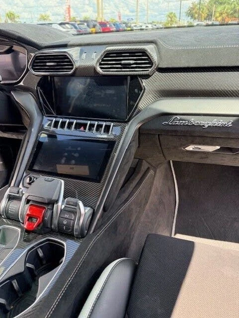 2023 Lamborghini Urus Performante - Image 10 of 13