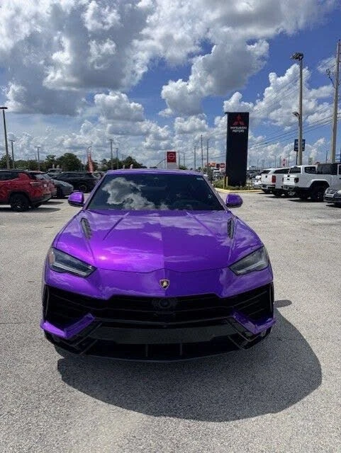 2023 Lamborghini Urus Performante - Image 2 of 13