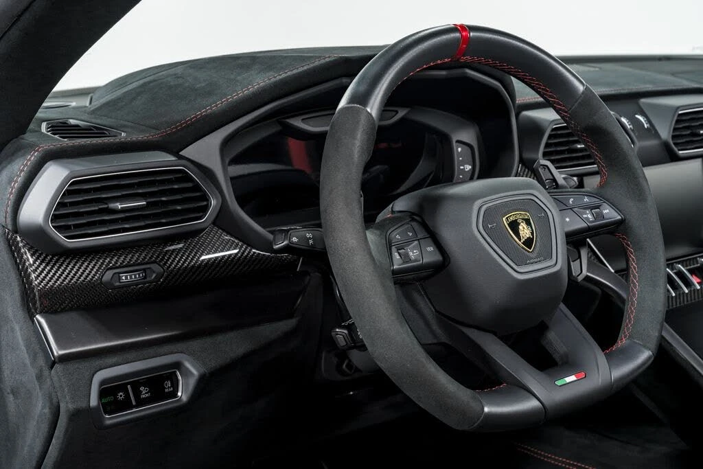 2023 Lamborghini Urus Performante - Image 14 of 31