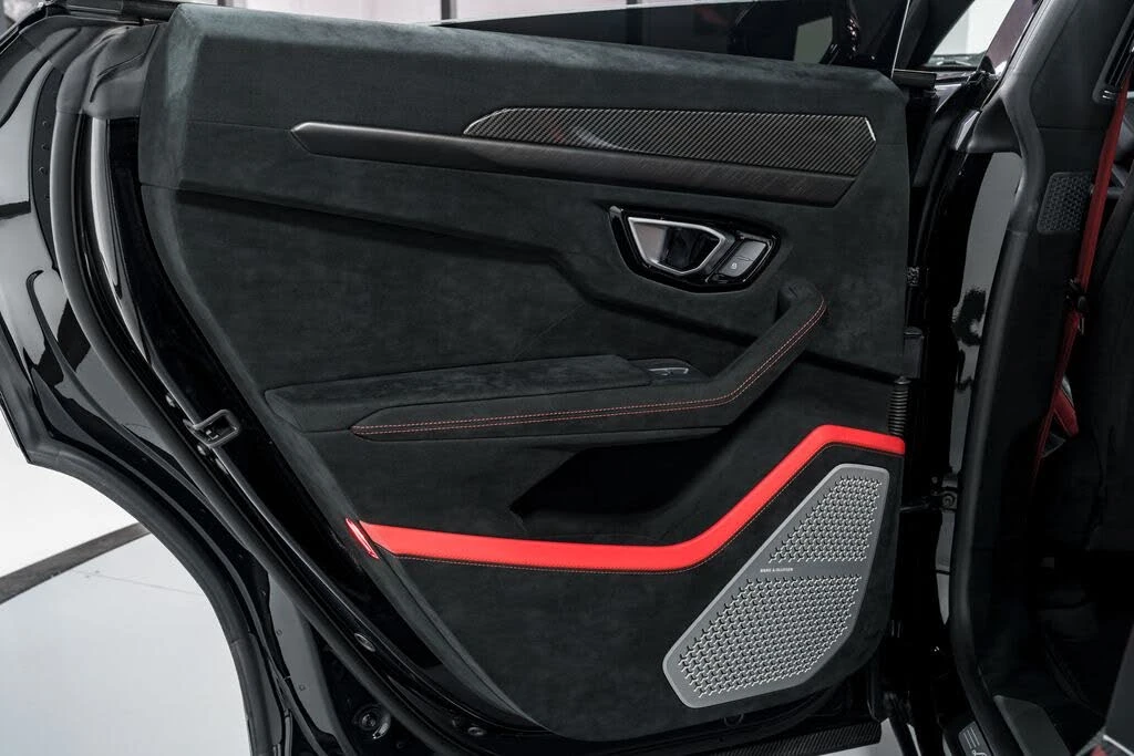2023 Lamborghini Urus Performante - Image 31 of 31