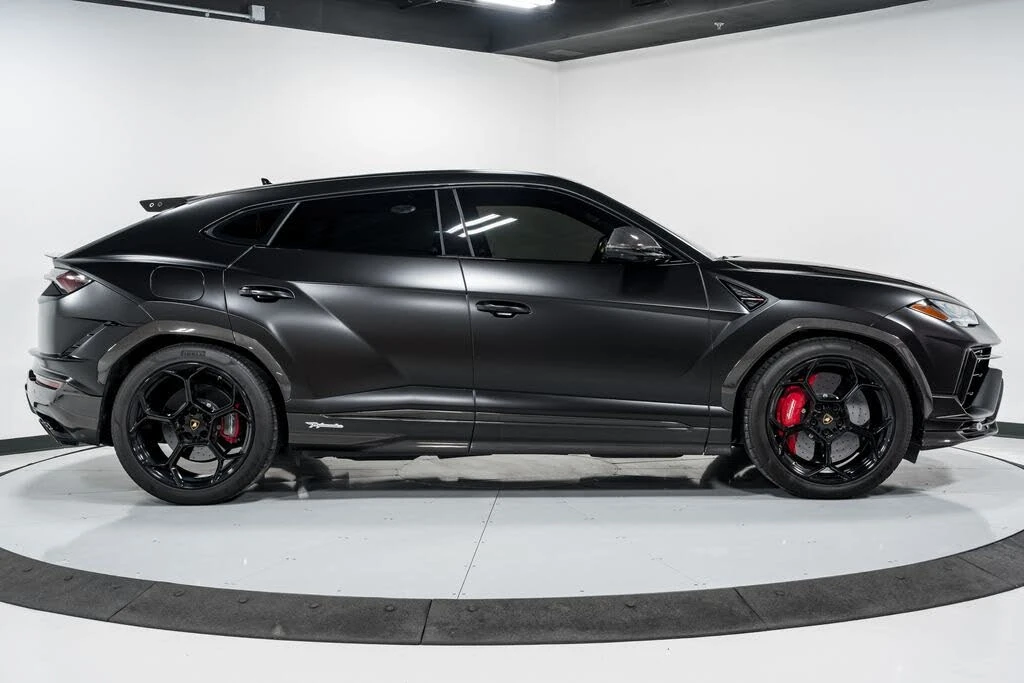 2023 Lamborghini Urus Performante - Image 2 of 31