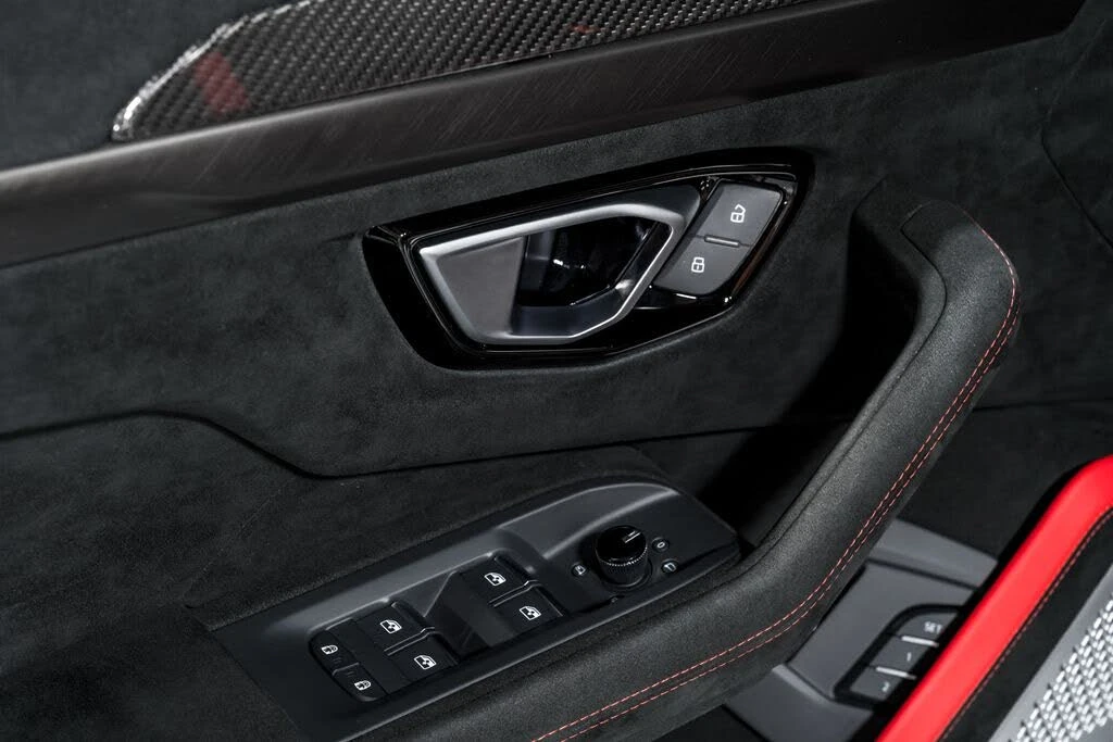 2023 Lamborghini Urus Performante - Image 10 of 31