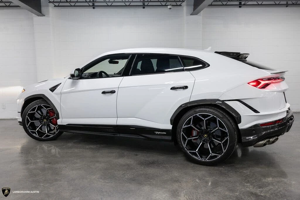 2023 Lamborghini Urus Performante - Image 11 of 31