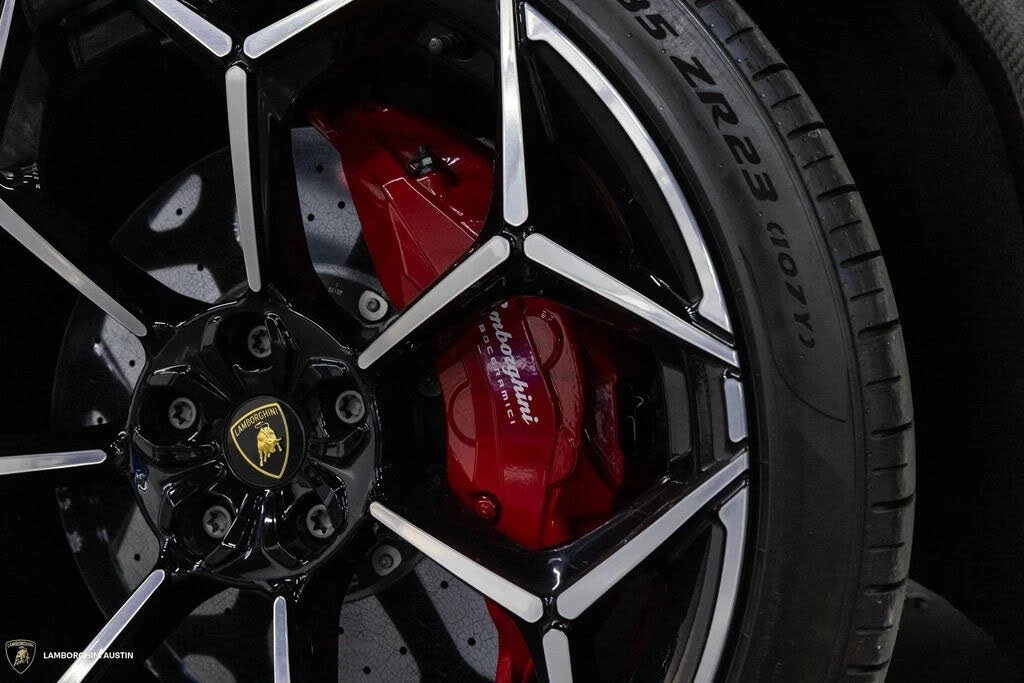 2023 Lamborghini Urus Performante - Image 7 of 31